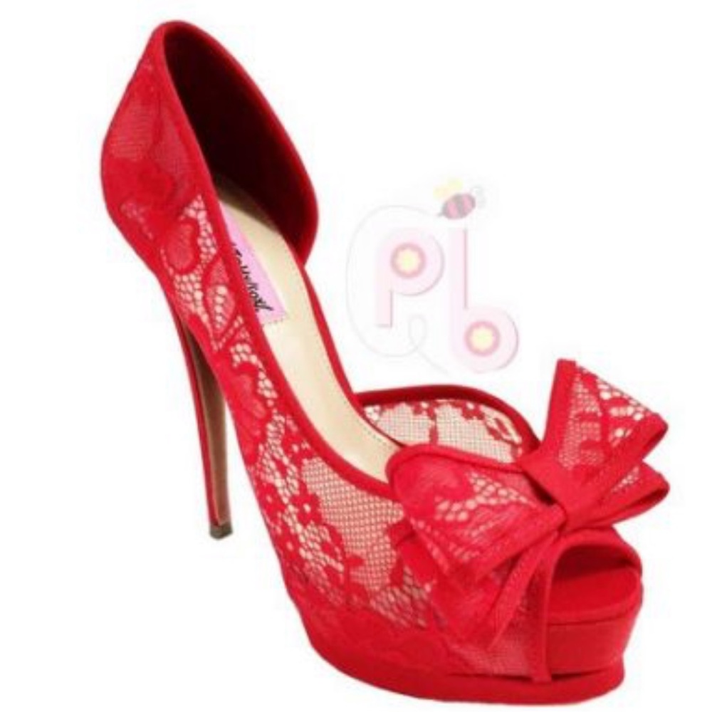 Betsey Johnson gorgeous lace  bow pumps